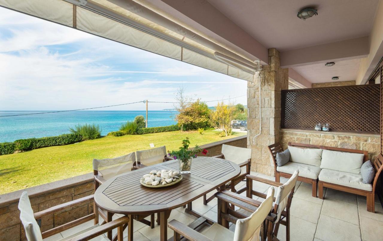 Seagrove, Beachfront Villa In Possidi #Feelslikehome Skala Fourkas Exterior photo
